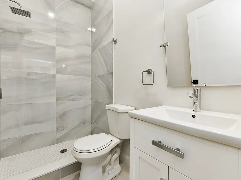 198 Maverick St #3 — Photo 9