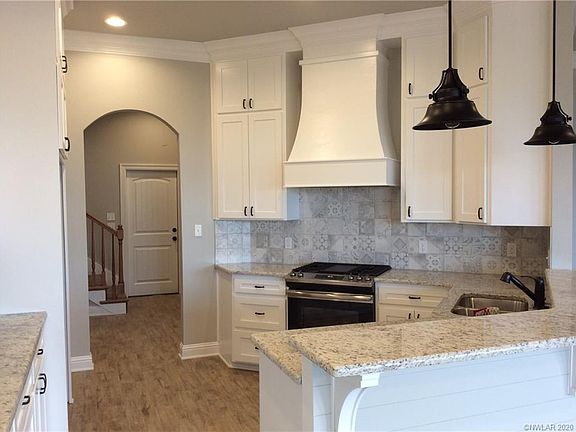 3rd image of 223 Donna Ln #3