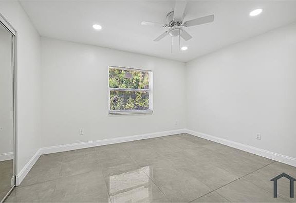 3rd image of 188 W 15th St APT B