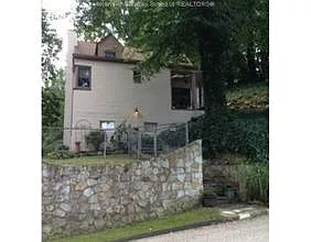 312 Macon St photo 1
