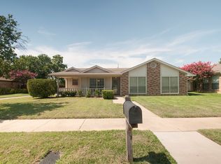 1633 Rocky Point Dr, Lewisville, TX 75077