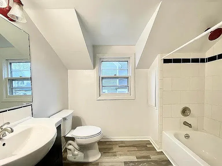 142 Langdon Ave NE #2 — Photo 13