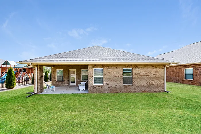 306 Addison Ct — Photo 10