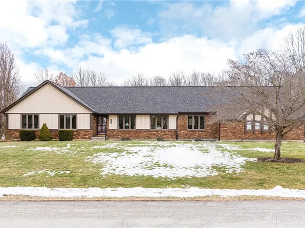 4884 Appaloosa Trl, Fairborn, OH 45324