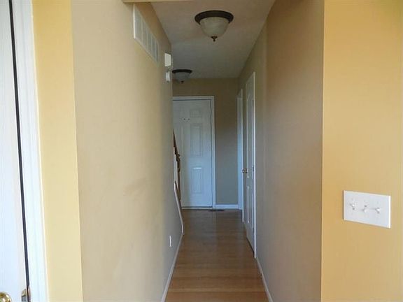 4th image of 8601 Saratoga Way