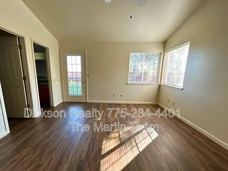 1227 Green Valley Dr — Photo 11