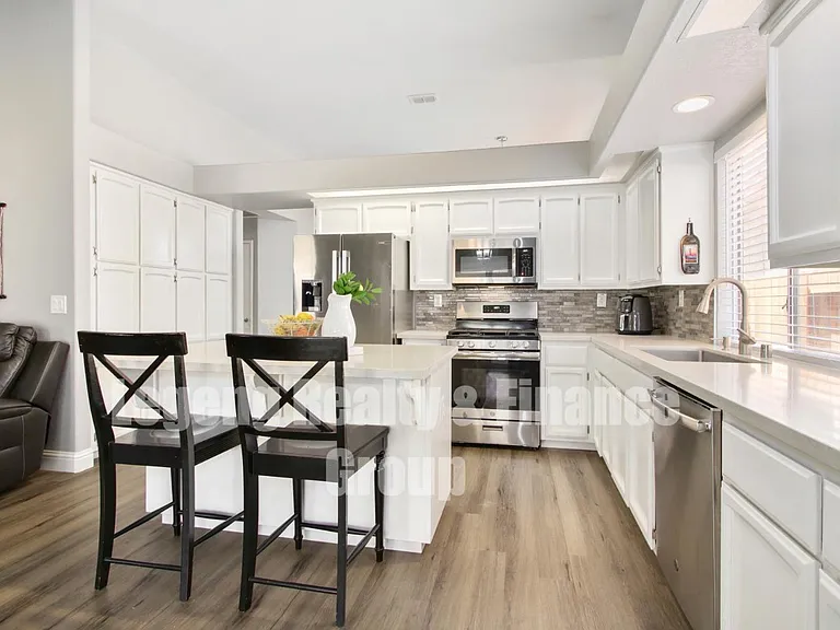 4121 Marseille Ct — Photo 7