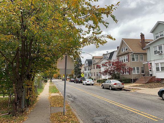 5th image of 457 No Grove St