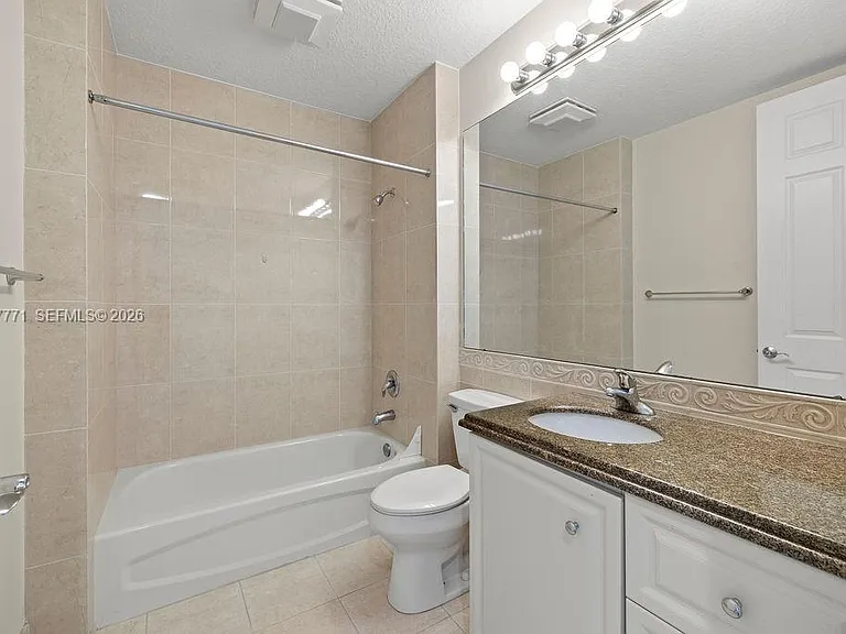 17 Harbour Isle Dr W #103 — Photo 26