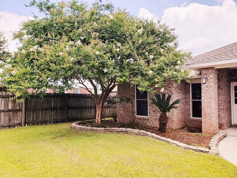 6492 Sarasota St — Photo 3