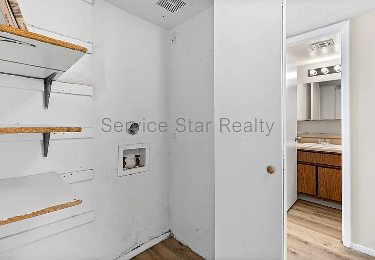 2807 E Le Marche Ave #203 — Photo 8