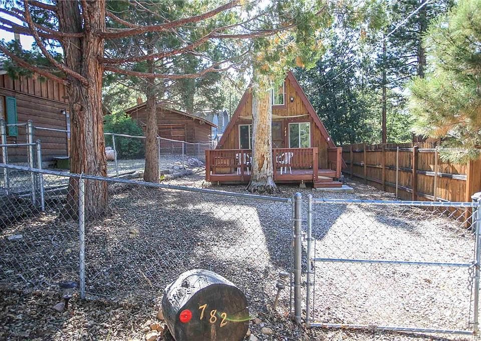 1st image of 782 Leonard Ln