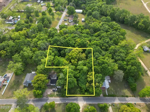 5371 Florida St, Graceville, FL 32440