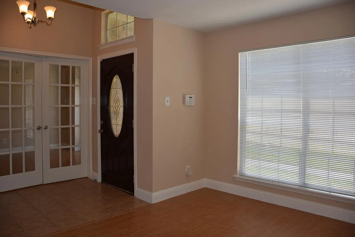 Entrance - 1617 Creede Ave