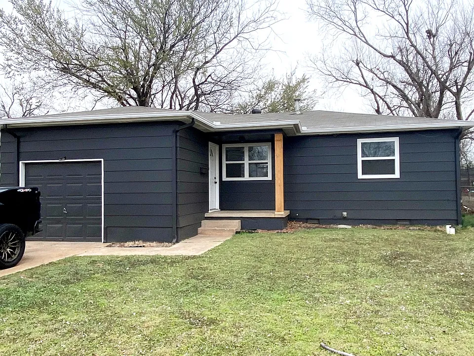 50 N Shirley Ln