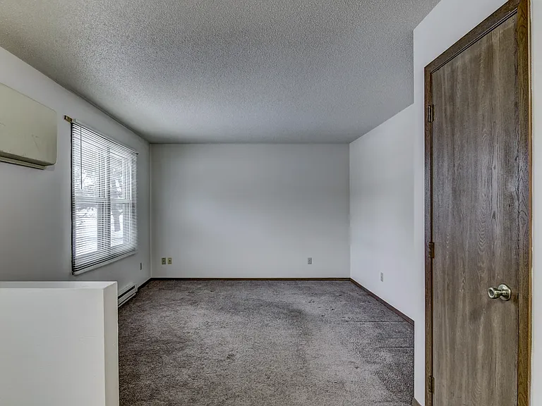 4607 Fairfax Street — Photo 5