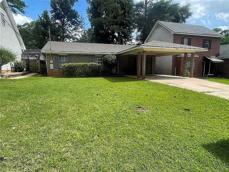 3 bed, 1216 sqft, $1,590 — Photo 3