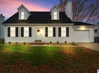 832 Edgebrook Dr, Vine Grove, KY 40175