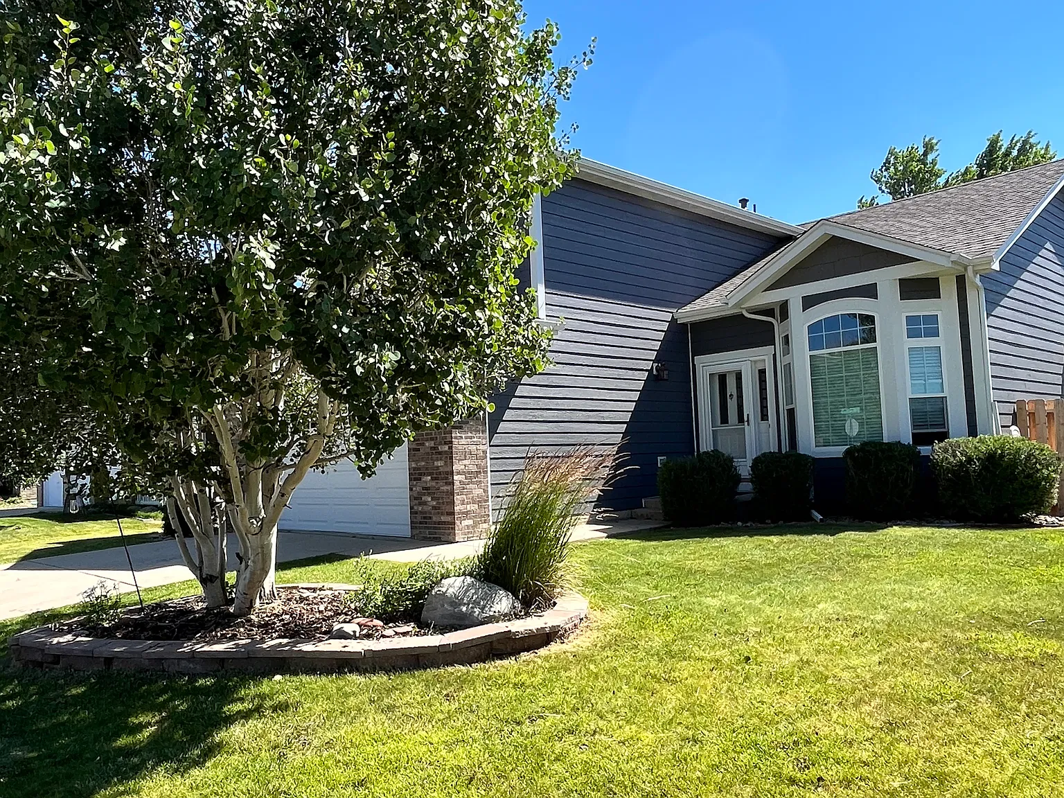 4 bed, 3196 sqft, $4,850 — Photo 3