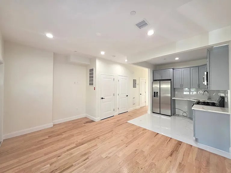 160 Bay 29th St #2 — Photo 7