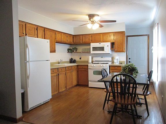 5th image of 2433 Walnut Dr