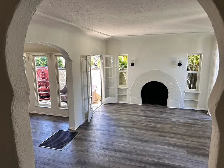279 Bennett Ave — Photo 31