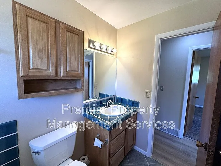 1940 Avenue C — Photo 7