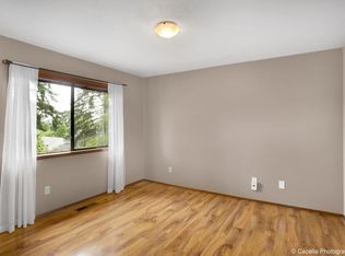 17 Oriole Ln, Lake Oswego, OR