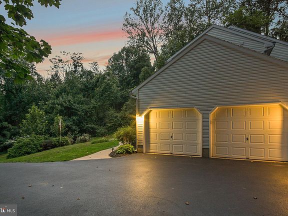 2nd image of 5 Irwin Dr