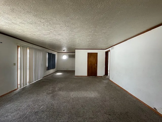 830 Manchester Dr — Photo 10