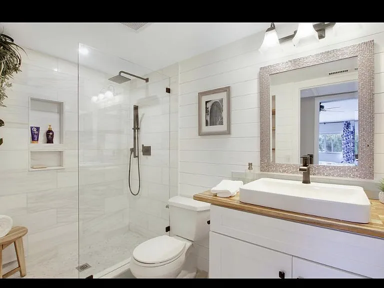 Maplecrest Cir — Photo 18