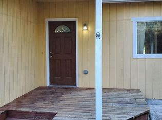 2504 NE Barnett St, Bremerton, WA 98310