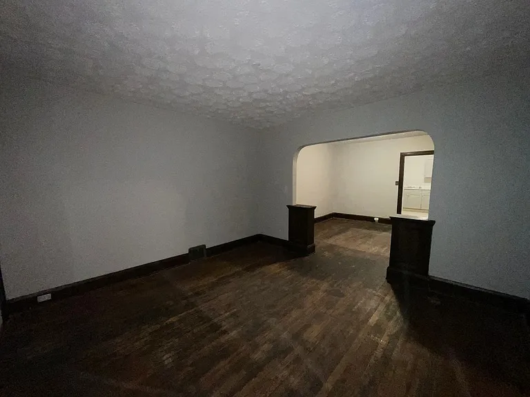 10012 Greenview Ave — Photo 6
