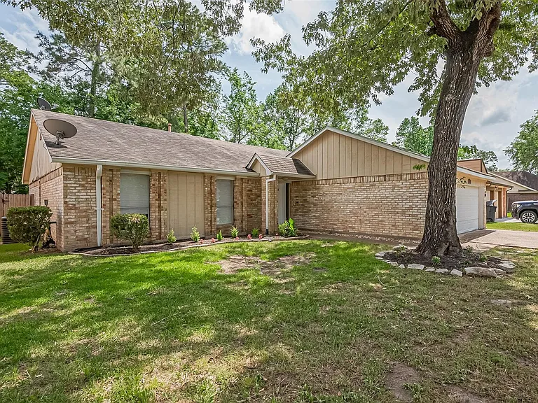 2606 Lexington Woods Dr — Photo 6