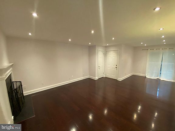 5th image of 1503 Lincoln Way APT 201