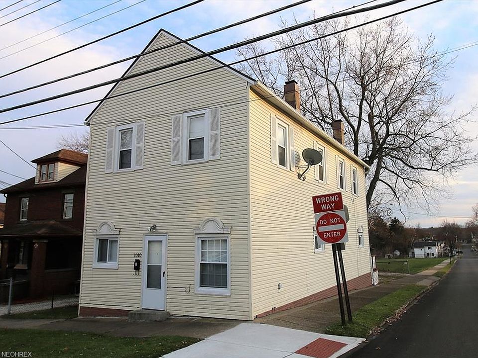 2nd image of 1010 W Tuscarawas Ave