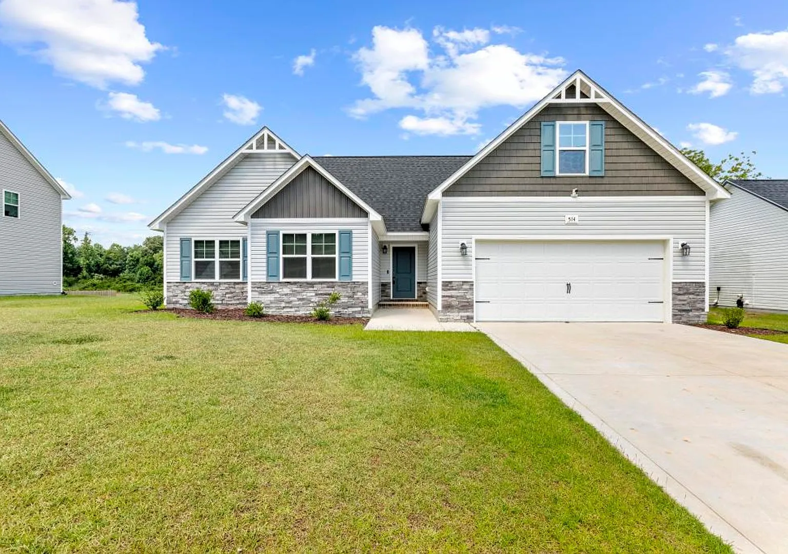 Beautiful home! Convenient to the city with all shopping! — Photo 1