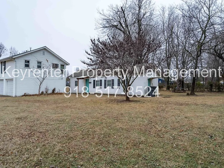 S Joplin Ave Triplex — Photo 10