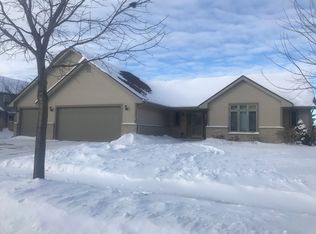 N105W6326 Brenton Ln, Cedarburg, WI 53012