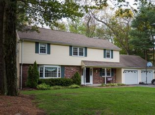 28 Hemlock Rd, Andover, MA 01810