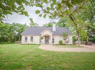 6 Tonkawa Dr, Hilltop Lakes, TX 77871