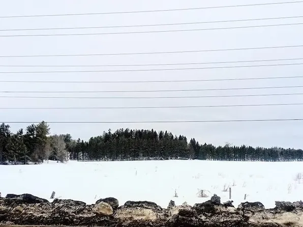 Na Salmon St, Bracebridge, ON P1L 1C1