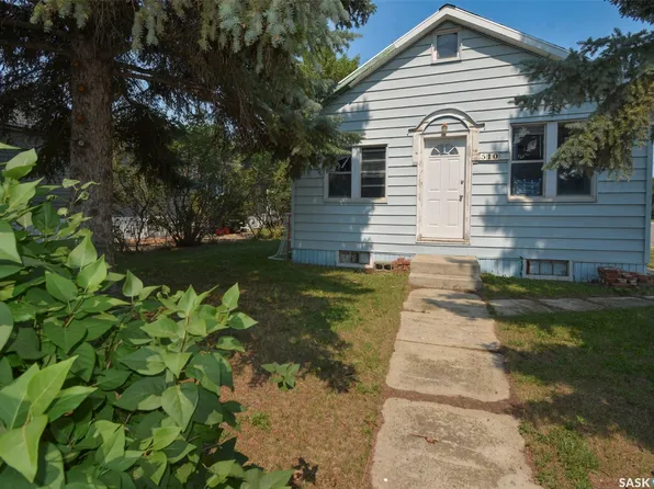 510 Assiniboia Avenue, Southey, SK S0G 4P0