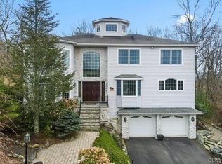 2689 Majestic Ct, East Stroudsburg, PA 18302