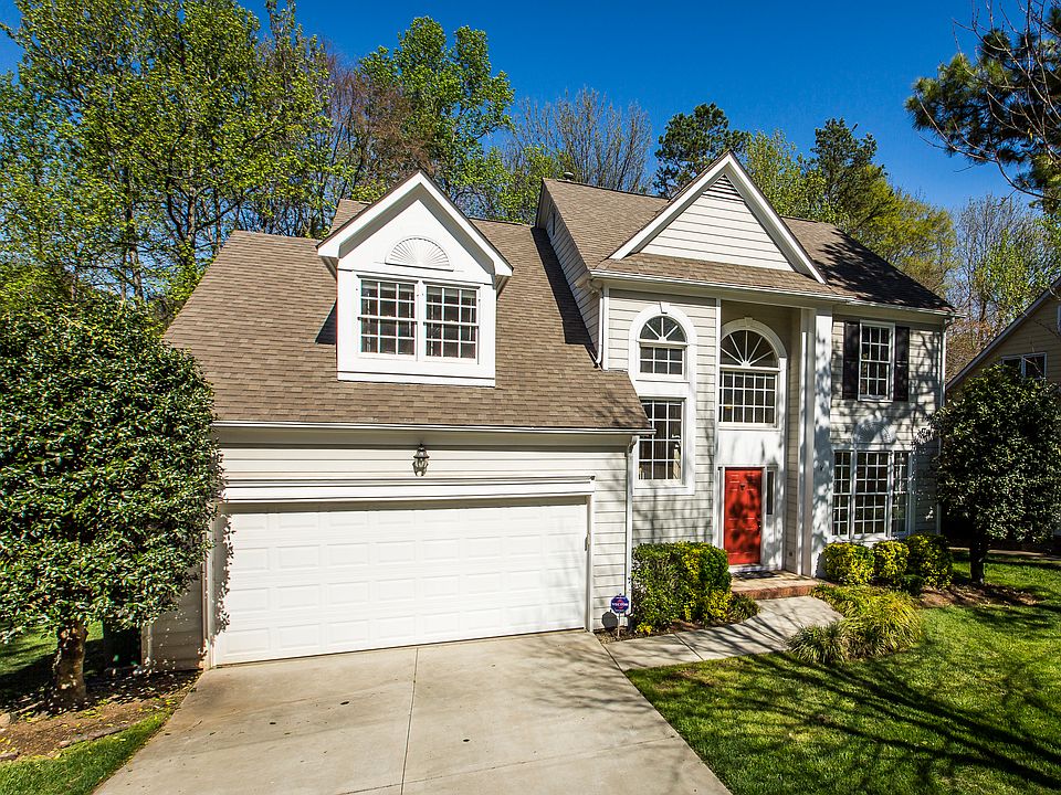 Live in desirable Davis Lake