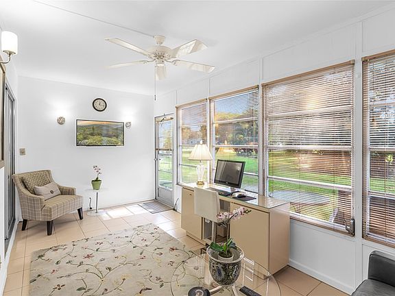 4th image of 1032 Oakridge D #1032