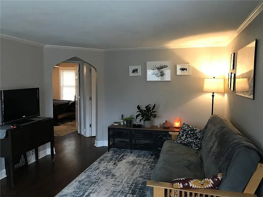 2 bed, 737 sqft, $1,800 — Photo 3