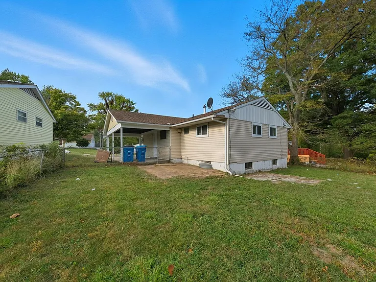 237 Grampian Rd — Photo 24