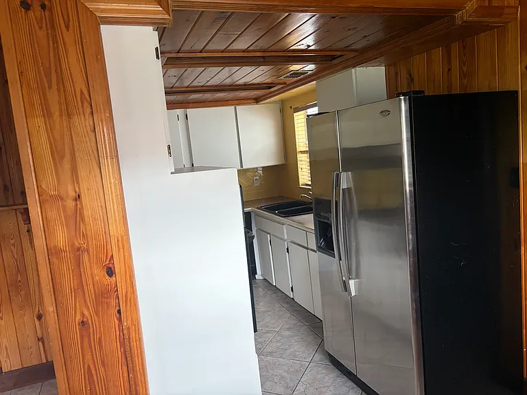 209 Bayshore Dr — Photo 5