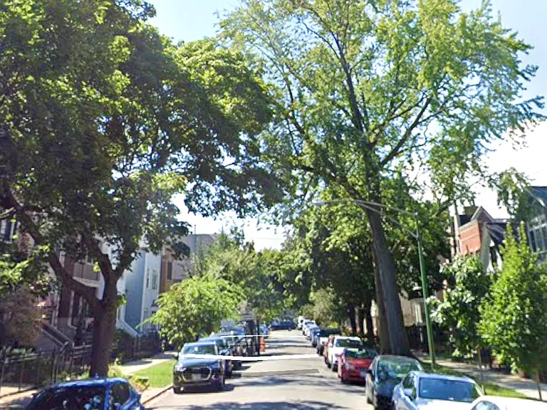 N Seeley Ave — Photo 1